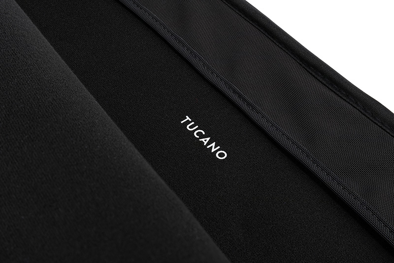 Tucano Velluto - Pokrowiec MacBook Pro 14" (czarny)