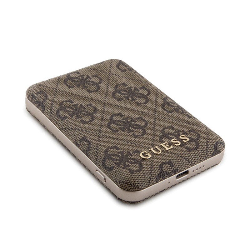 Guess Bundle Pack MagSafe 4G Metal Gold Logo - Zestaw etui + Power Bank 5000mAh MagSafe iPhone 15 (brązowy)