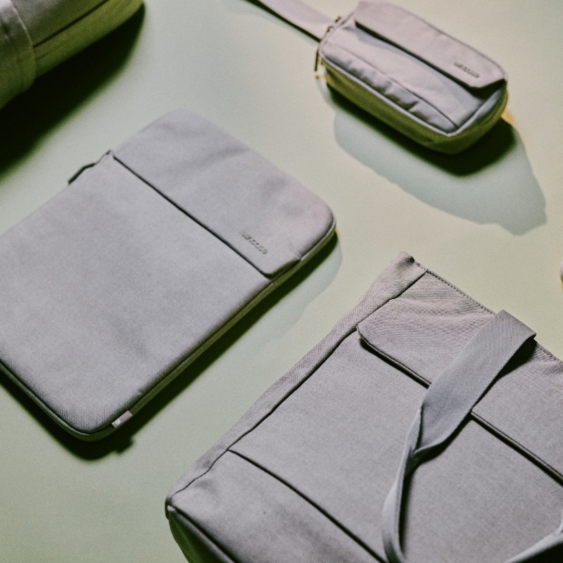 Incase Crosstown Sleeve with Woolenex - Pokrowiec z kieszenią MacBook Pro 16" (M4/M3/M2/M1/2024-2021) (Limestone)