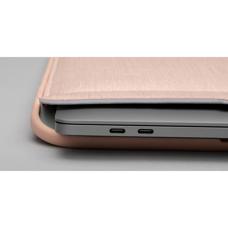 Incase ICON Sleeve with Woolenex - Pokrowiec MacBook Pro 16" (2019) (grafitowy)