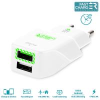 PURO Travel Fast Charger - Przenośna ładowarka sieciowa 2 x USB, 3.4 A z niebieskim podświetleniem LED (biały) PURO Travel Fast Charger - Przenośna ładowarka sieciowa 2 x USB, 3.4 A z niebieskim podświetleniem LED (biały)