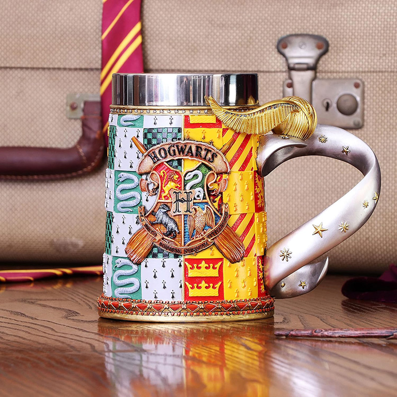 Harry Potter - Kubek / kufel ze stali nierdzewnej w pudełku prezentowym Golden Snitch 600 ml